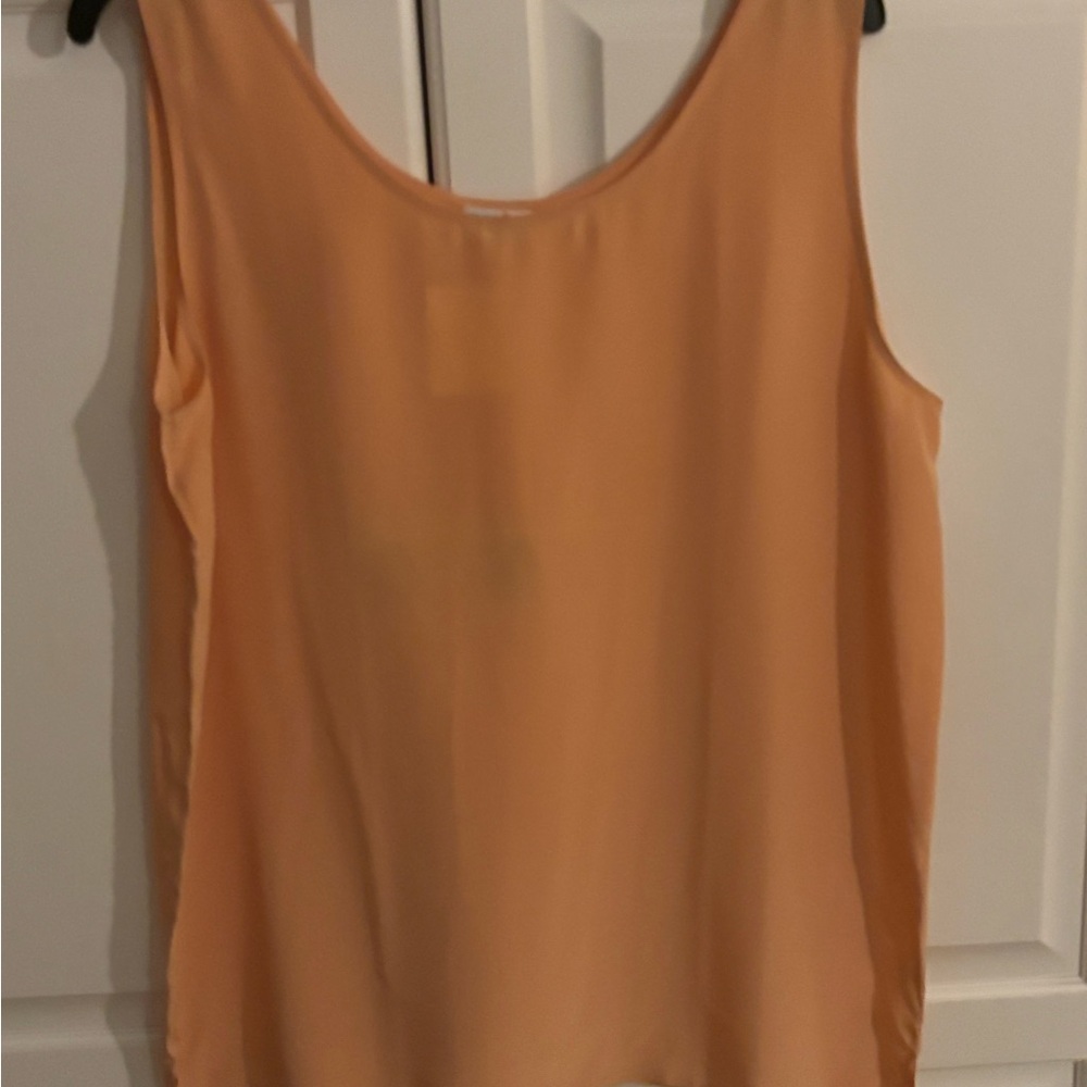 Women's Peach Scoop Neck Tank Top - Lightweight Sleeveless Layer
